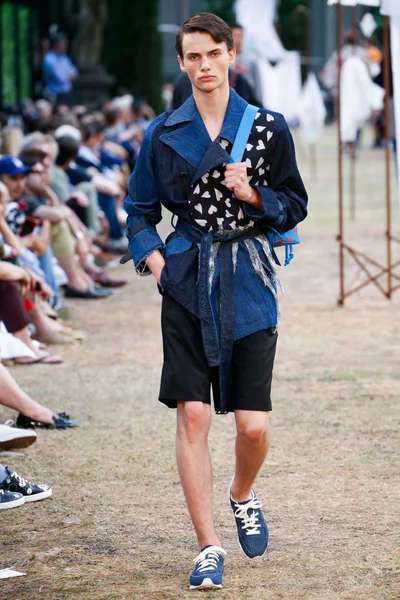 Look 38
